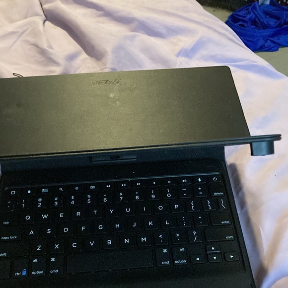 iPad Air 2 practically brand new - Picture 4 of 4